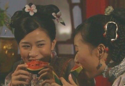 古装剧里百姓吃瓜的视频,揭秘古代市井生活百态