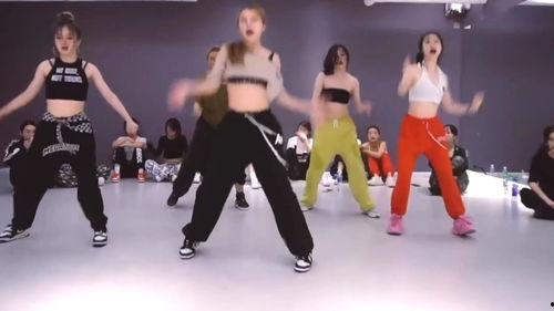 最火吃瓜舞蹈视频大全完整版,带你领略舞蹈魅力